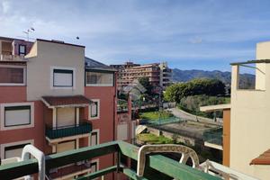 2 LOCALI A GIARDINI NAXOS