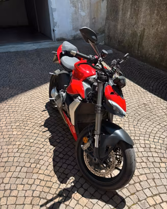 Ducati Streetfighter V2 2022 955cc