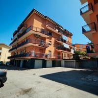 PARCO PORCELLI:4 vani con giardino,terrazzo e box