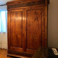 Armadio in legno stile Chippendale