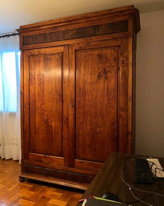 Armadio in legno stile Chippendale