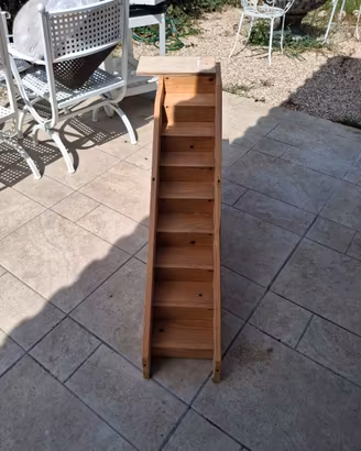Scala in legno per cani