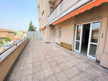 2 LOCALI A SAMARATE