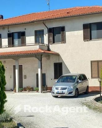 CASA INDIPENDENTE CON GIARDINO