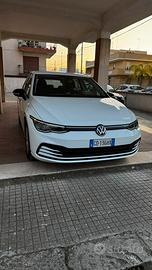 Golf 8 1.5 eTsi 150cv