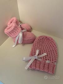 Scarpine neonata con cappellino 0-3 mesi a mano