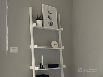 Scaffale a scaletta da parete