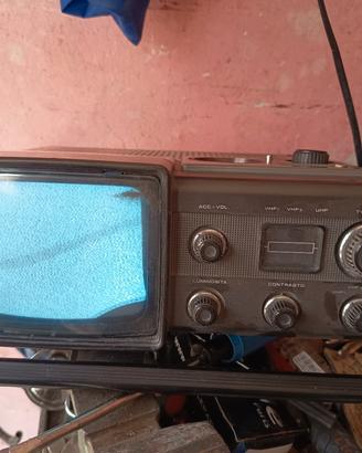 TV 5 pollici e radio IRRADIO vintage 1978 funziona