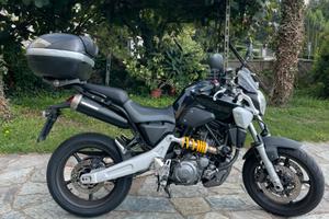 Yamaha MT-03 660 – Patente A2
