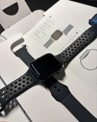 Apple watch series 9 con scatola e cinturino nike
