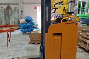 Transpallet Stoccatore  elettrico Jungheinrich 