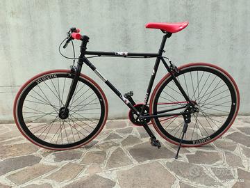 Scatto Fisso Urban con Ruote Alto Profilo