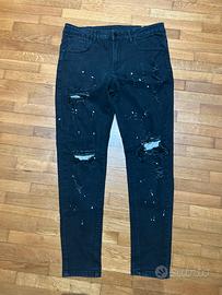 jeans strappati