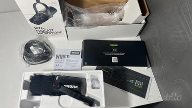 Microfono Shure MV7+ con scatola e accessori