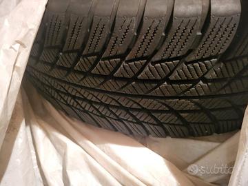 4 Gomme Bridgestone 185/60 R15 88H Invernali (85%)