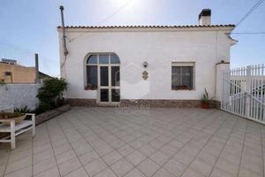Casa indipendente con spazio esterno