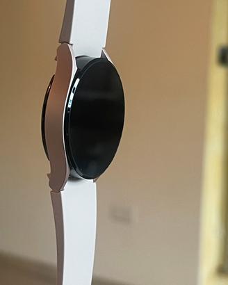 Samsung  Galaxy Watch4. 40mm