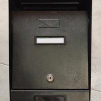 cassetta postale nuova