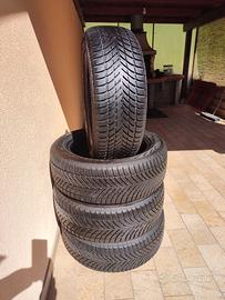 Pneumatici Nokian quattro stagioni, misura 225/55