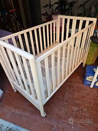 lettino legno con materasso