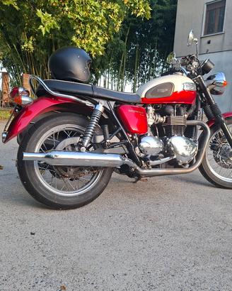 TRIUMPH BONNEVILLE T100