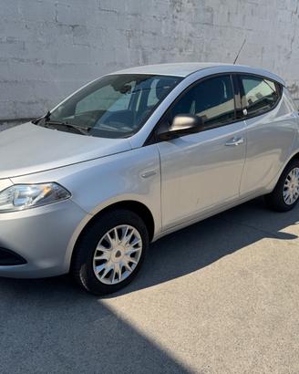 Lancia Ypsilon 0.9 TwinAir 85 CV 5 porte Metano Ec
