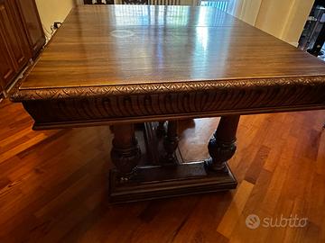 Tavolo antico con prolunghe