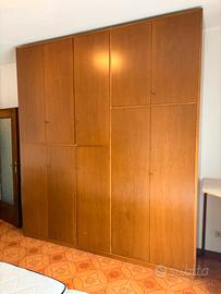 armadio a 5 ante