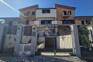 VILLA A SCHIERA A REGGIO DI CALABRIA