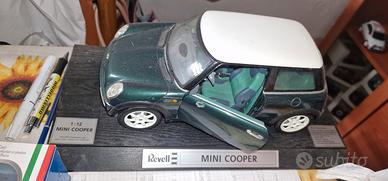 Mini Cooper 1:12, Revell ( 30 centimetri)
