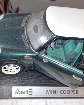 Mini Cooper 1:12, Revell ( 30 centimetri)