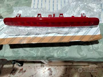 TERZO STOP POSTERIORE E VETRO LATERALE DX FIAT