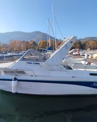 barca a motore  a Como