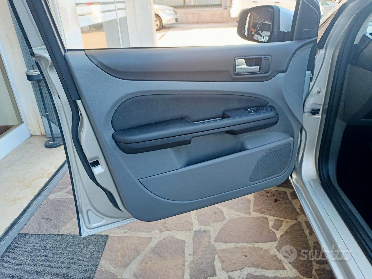 Ford Focus 2008 photo 4