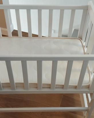 Culla in legno - pratica e sicura