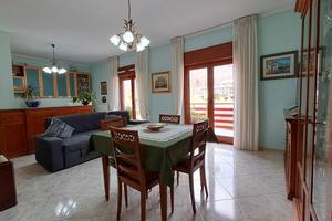 Appartamento 4 vani con box e posto auto