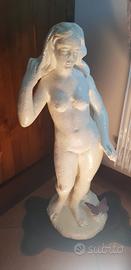 statua donna 