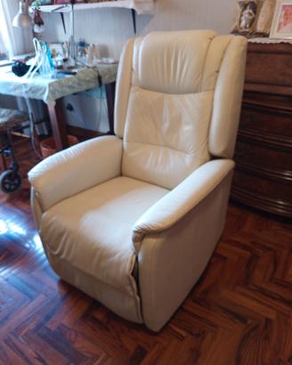 Poltrona per anziani motorizzata