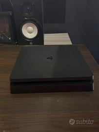 Ps4 perfettamente funzionante con Joystick nero