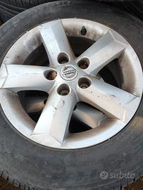 cerchi e gomme quasquai