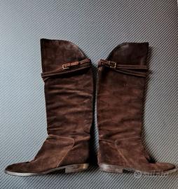 Stivali scamosciati color marrone