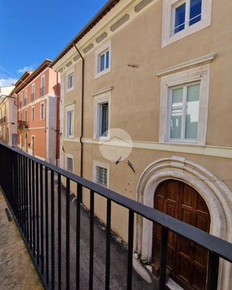 PALAZZO A L'AQUILA