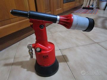 rivettatrice oleopneumatica FAR