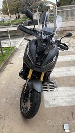 Xadv 750