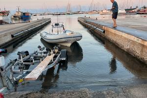 Gommone motore e carrello