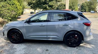 Ford Kuga ST Line X edizione Graphite Tech