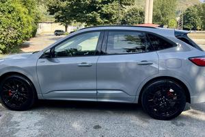 Ford Kuga ST Line X edizione Graphite Tech