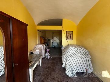 NEGOZIO A PODENZANA