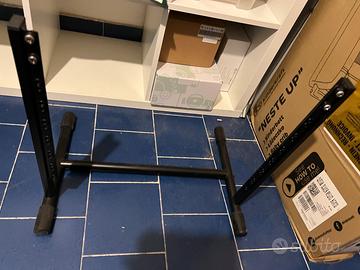 SUPPORTO A RACK PER 10 UNITÀ DA TAVOLO STUDIO