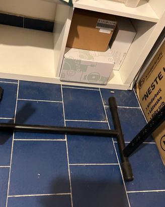 SUPPORTO A RACK PER 10 UNITÀ DA TAVOLO STUDIO